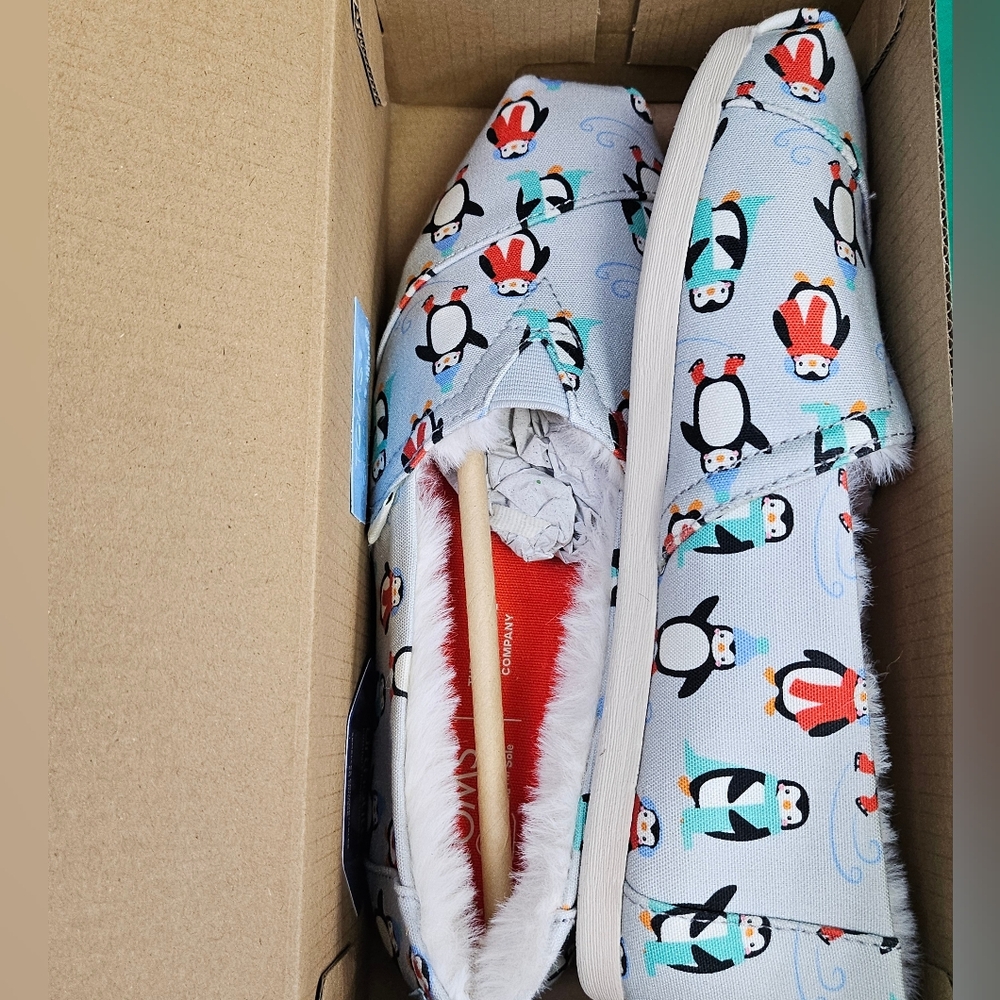TOMS Shoes Alparagata Glacier‎ Grey Winter Penguins Faux Fur Slip-On Women 5.5